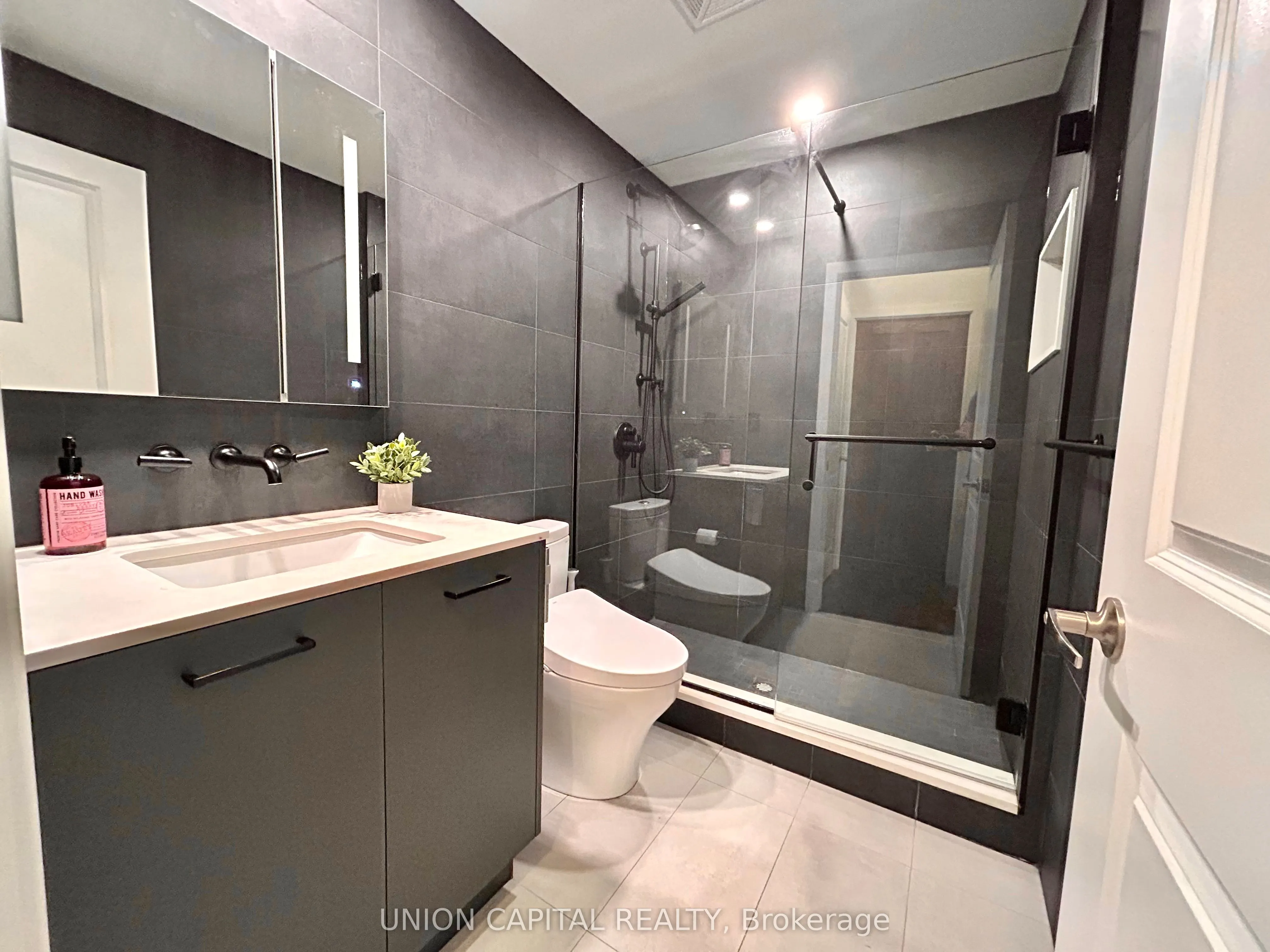 628 Fleet Street, #1006