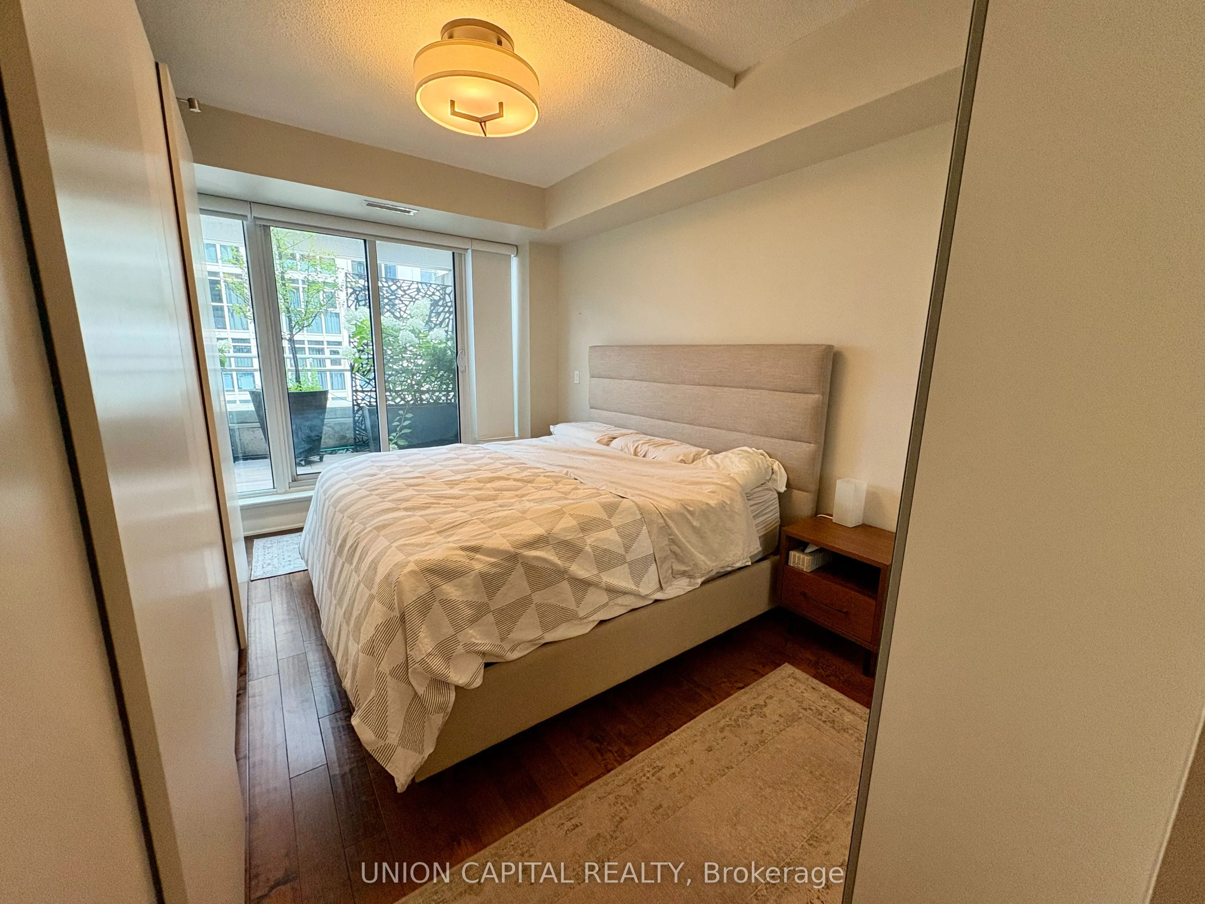 628 Fleet Street, #1006