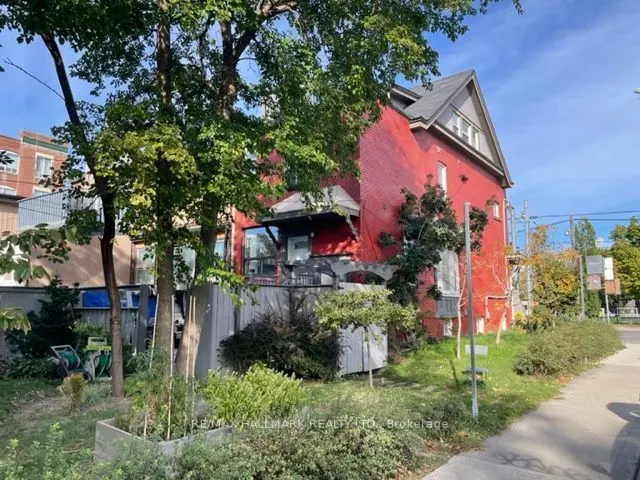 702 Bathurst Street, #Lower