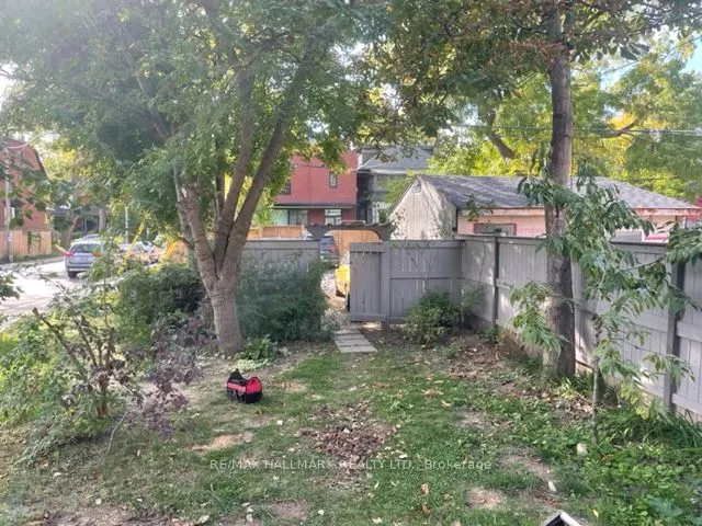 702 Bathurst Street, #Lower