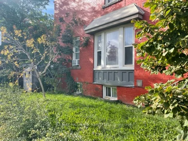 702 Bathurst Street, #Lower