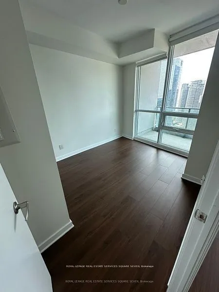 33 Bay Street, #3013