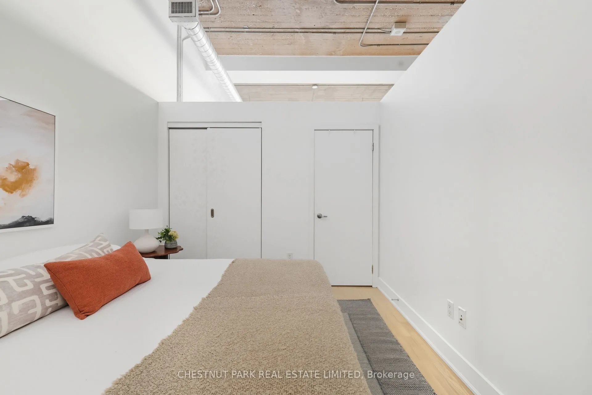 637 Lakeshore Boulevard W, #215