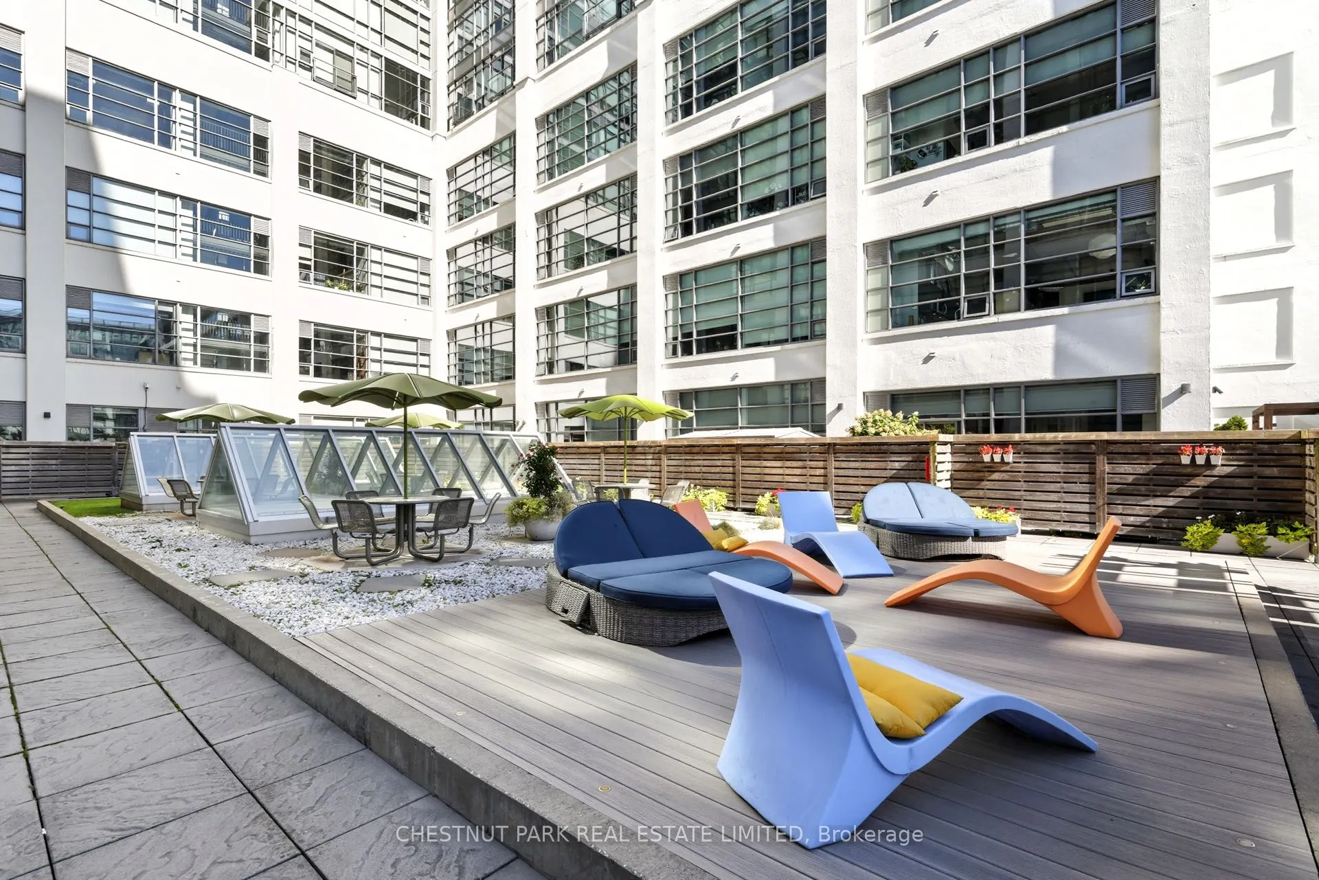 637 Lakeshore Boulevard W, #215
