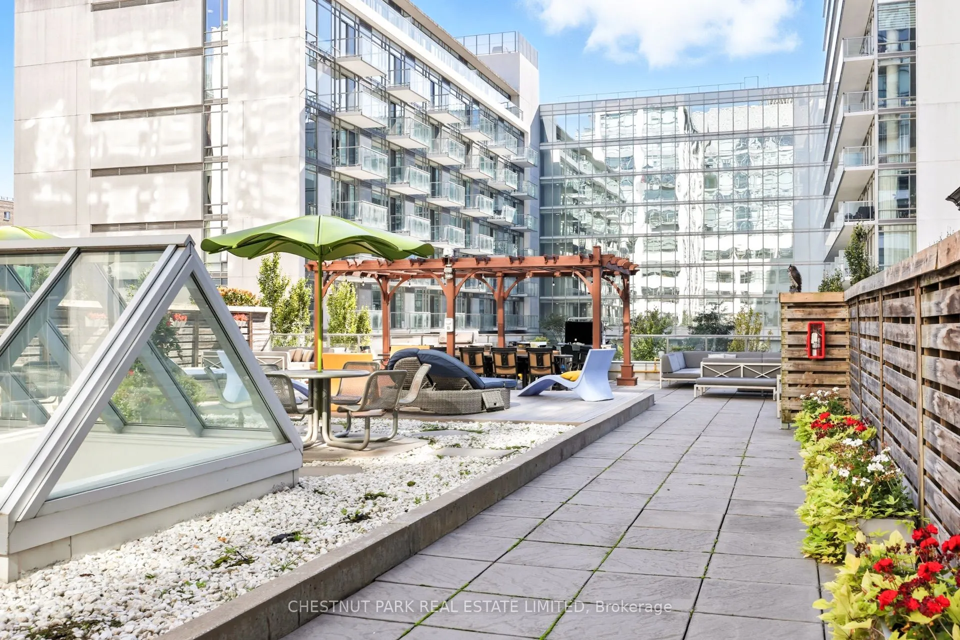 637 Lakeshore Boulevard W, #215