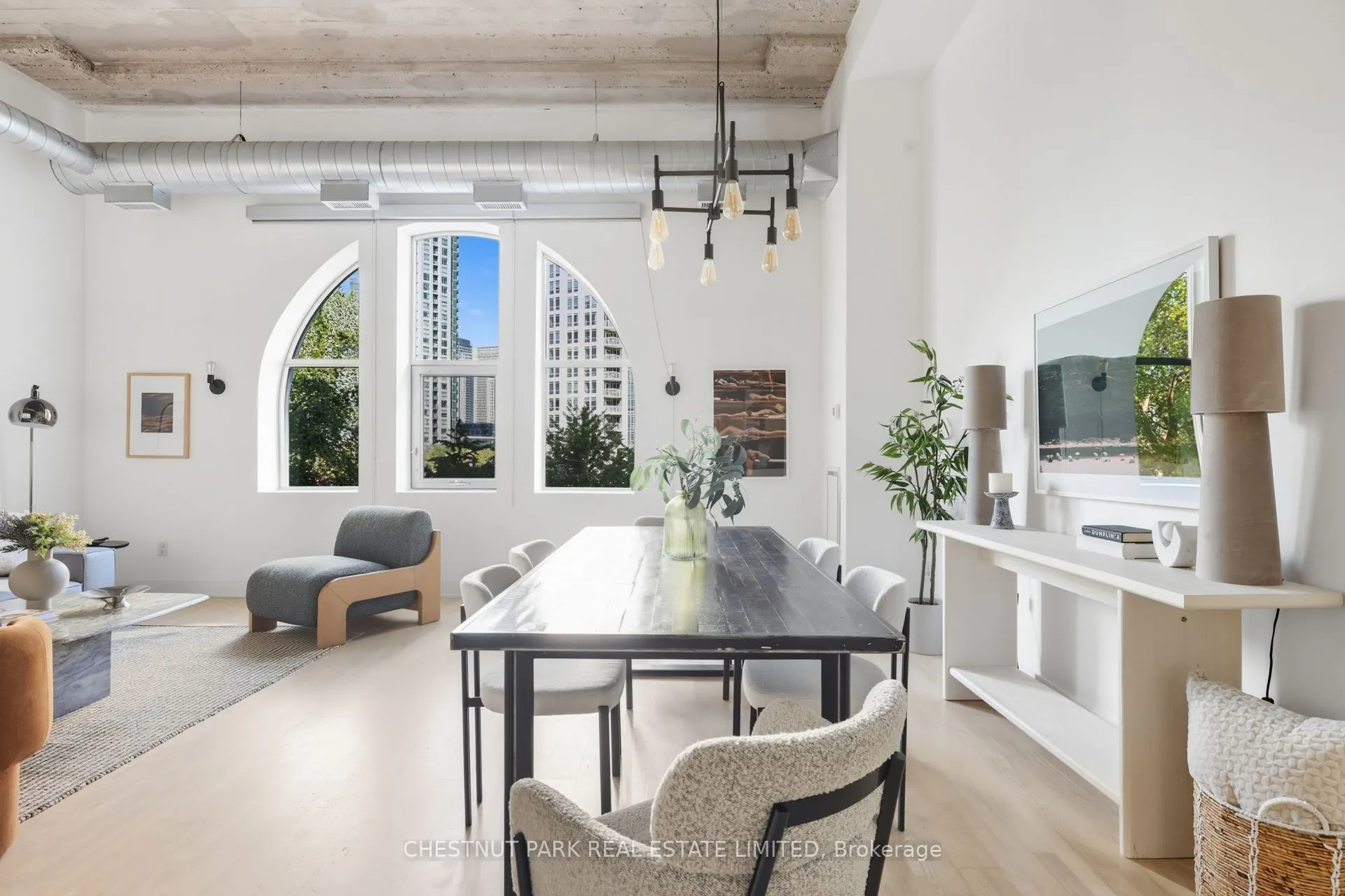 637 Lakeshore Boulevard W, #215