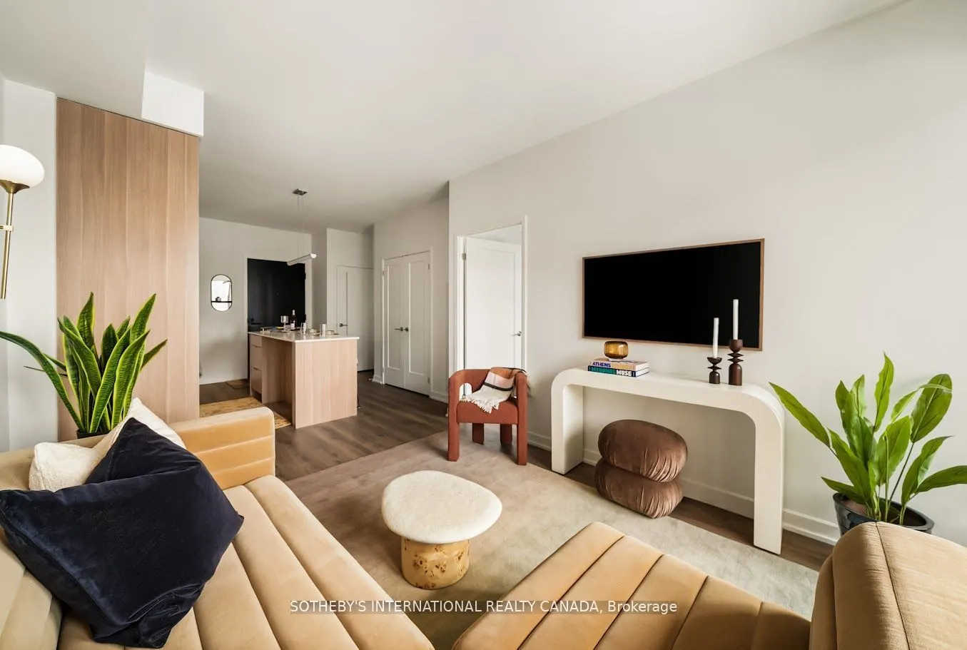 88 Bathurst Street, #1111