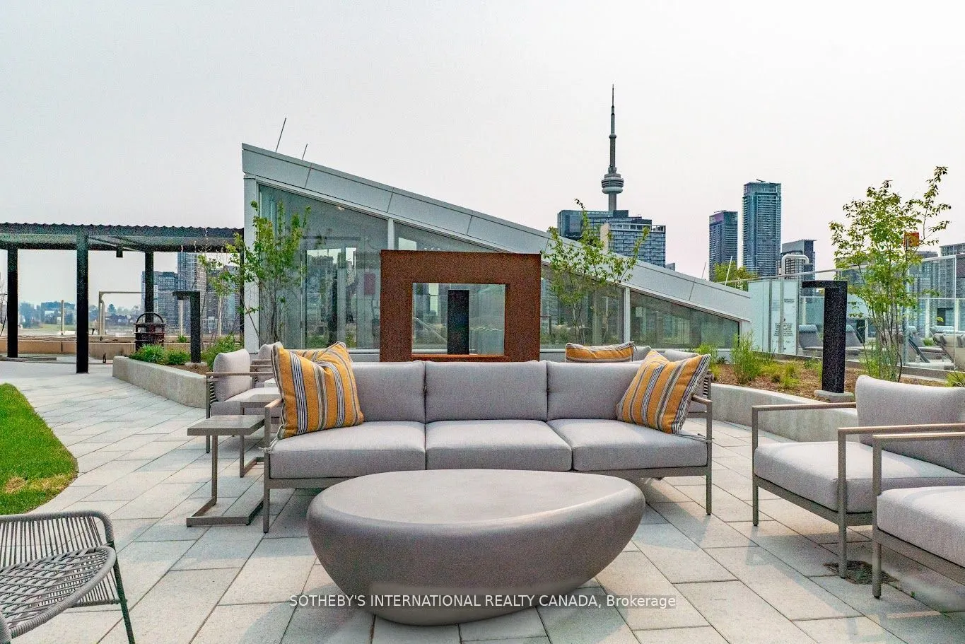 88 Bathurst Street, #1111