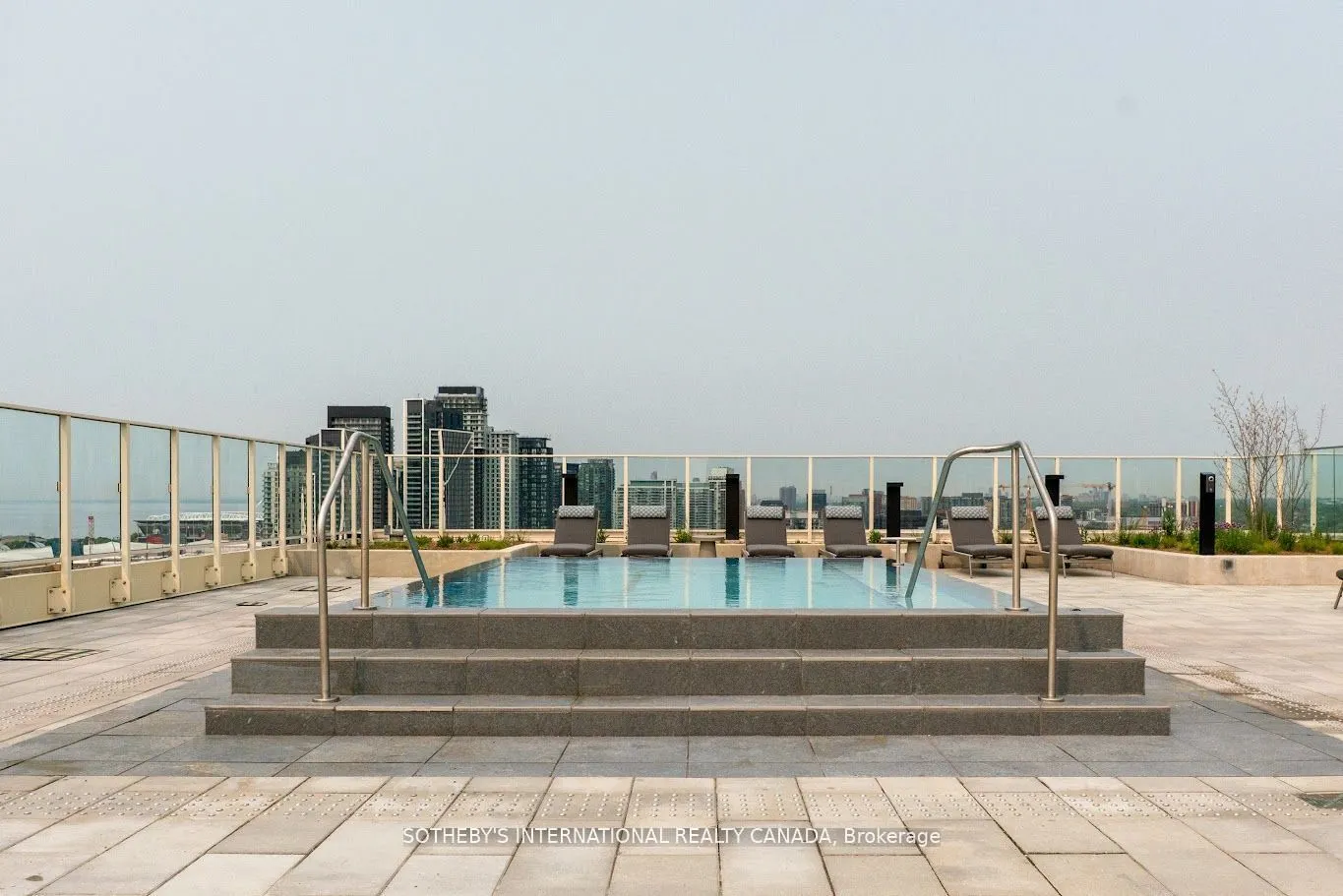 88 Bathurst Street, #1111