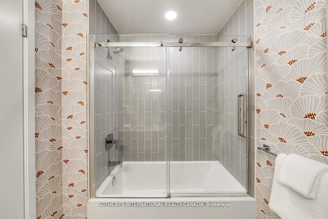 88 Bathurst Street, #1111