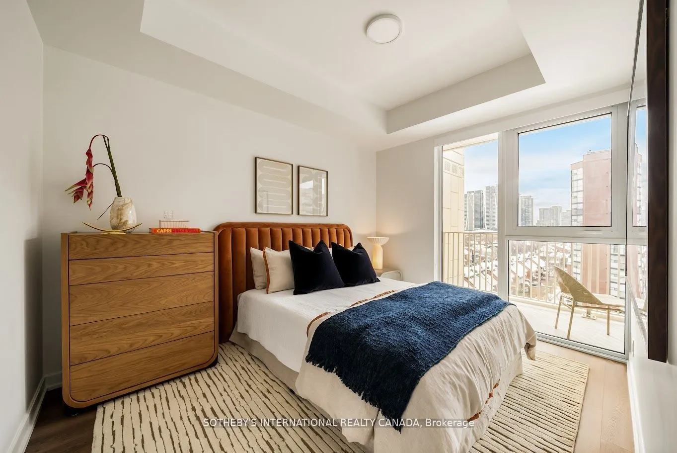 88 Bathurst Street, #1111