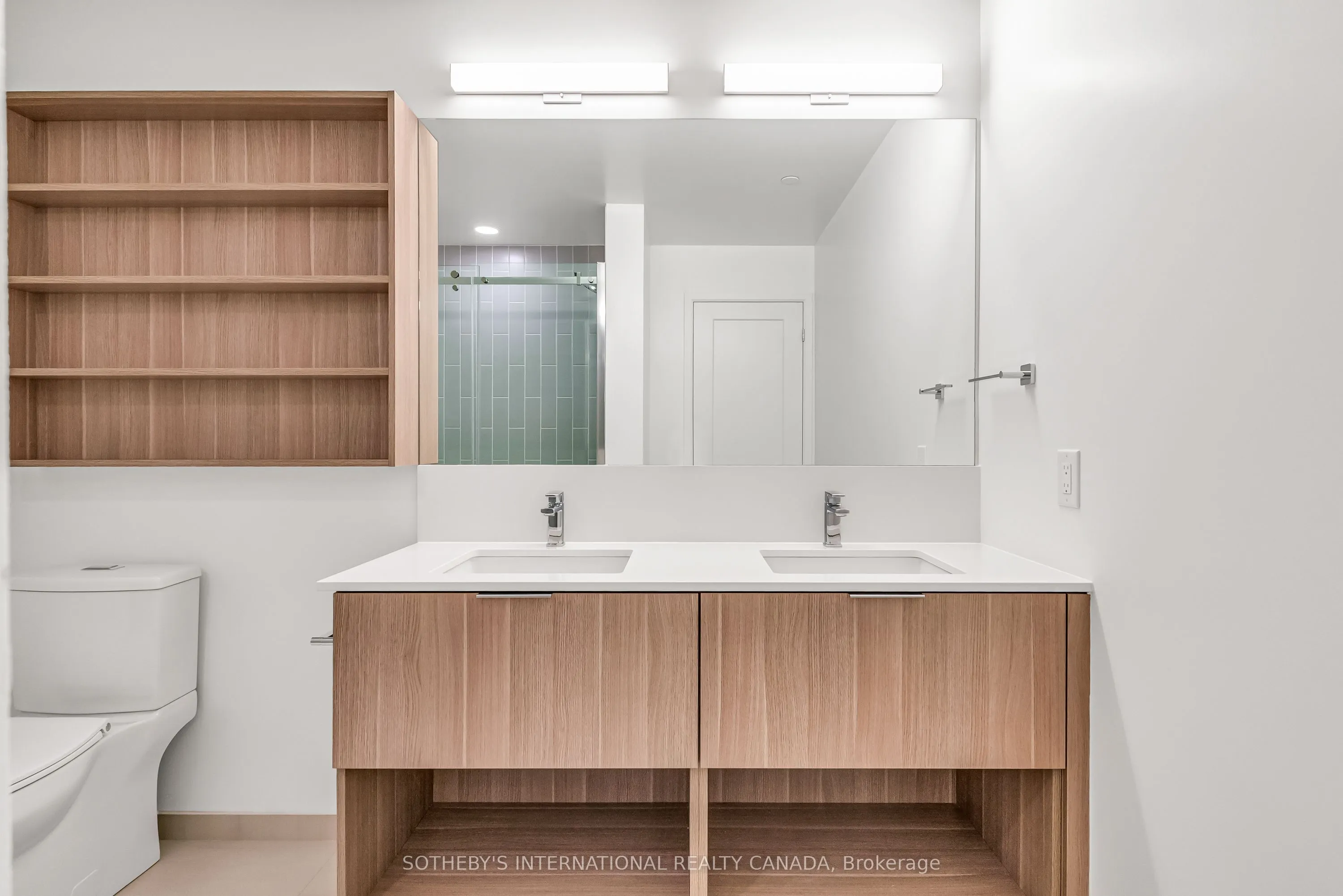 88 Bathurst Street, #1122