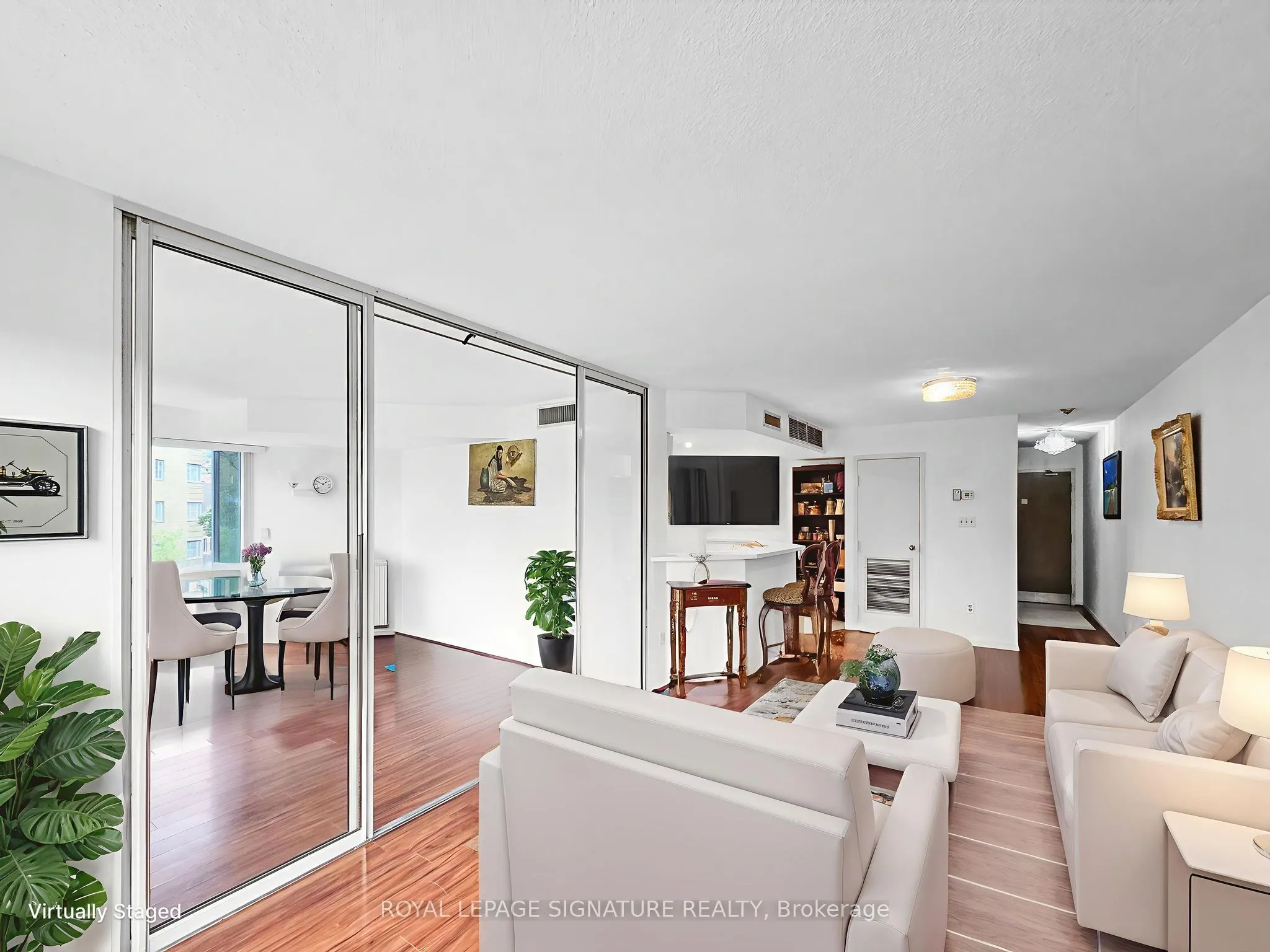 1001 Bay Street, #403