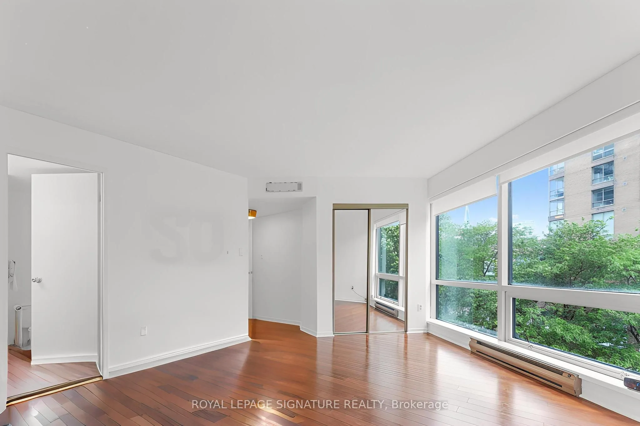 1001 Bay Street, #403