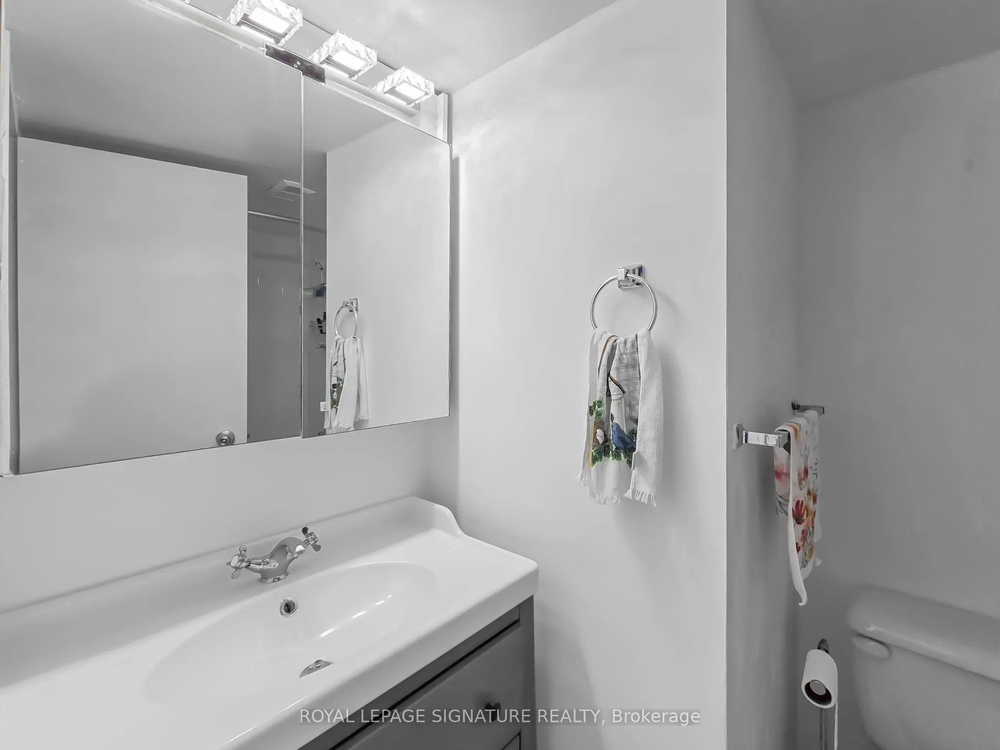 1001 Bay Street, #403