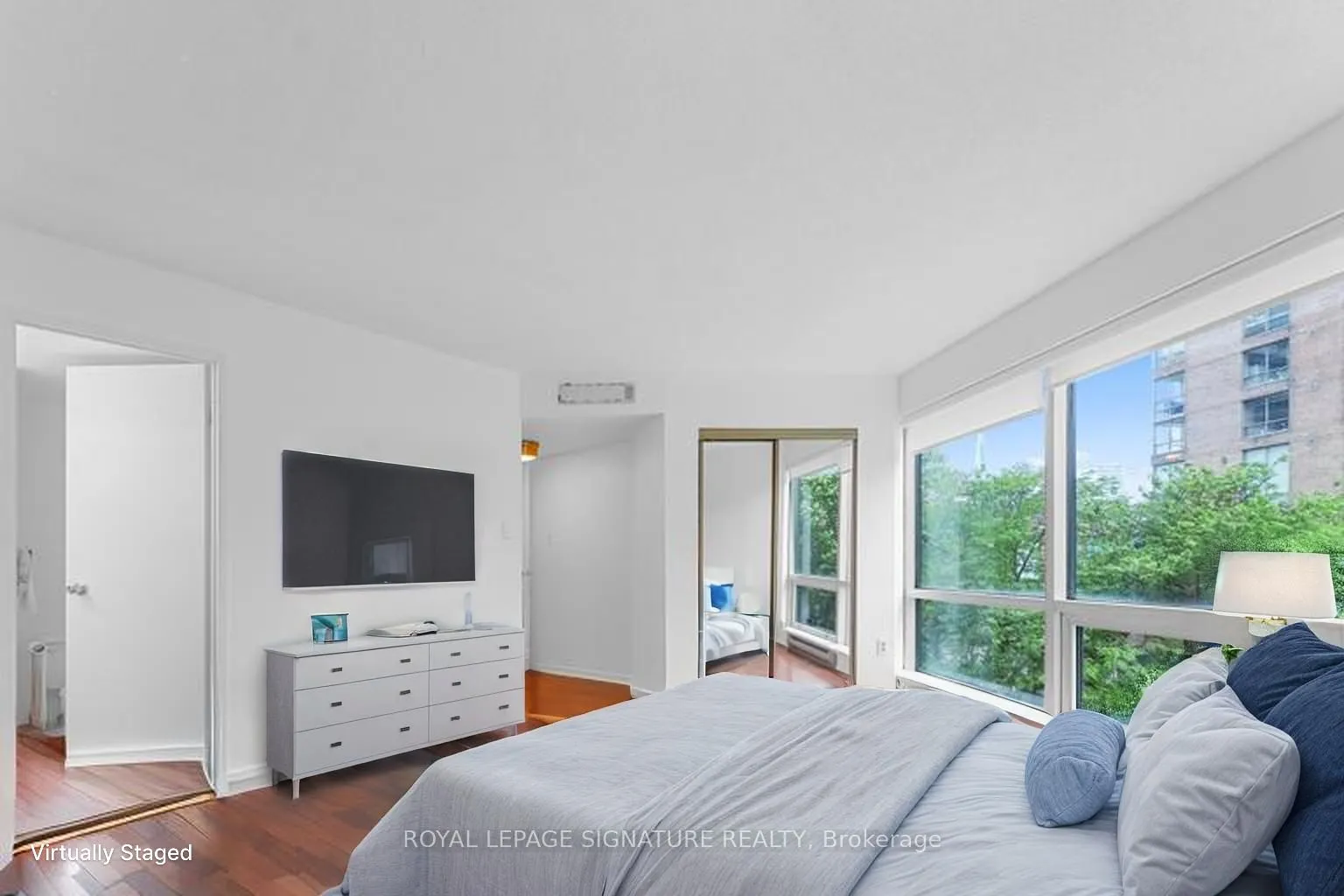 1001 Bay Street, #403