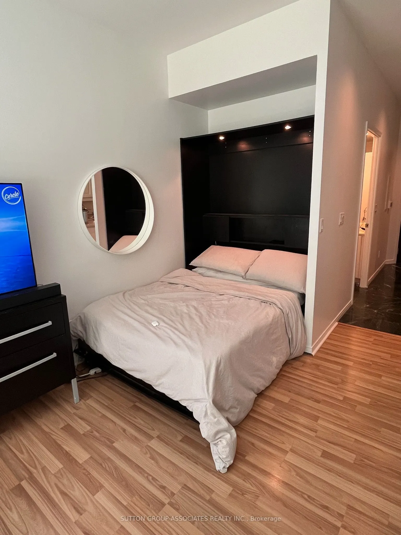 7 King Street E, #509