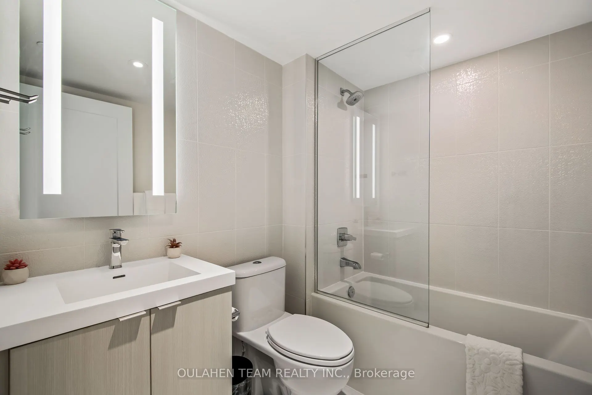 575 Bloor Street E, #1704