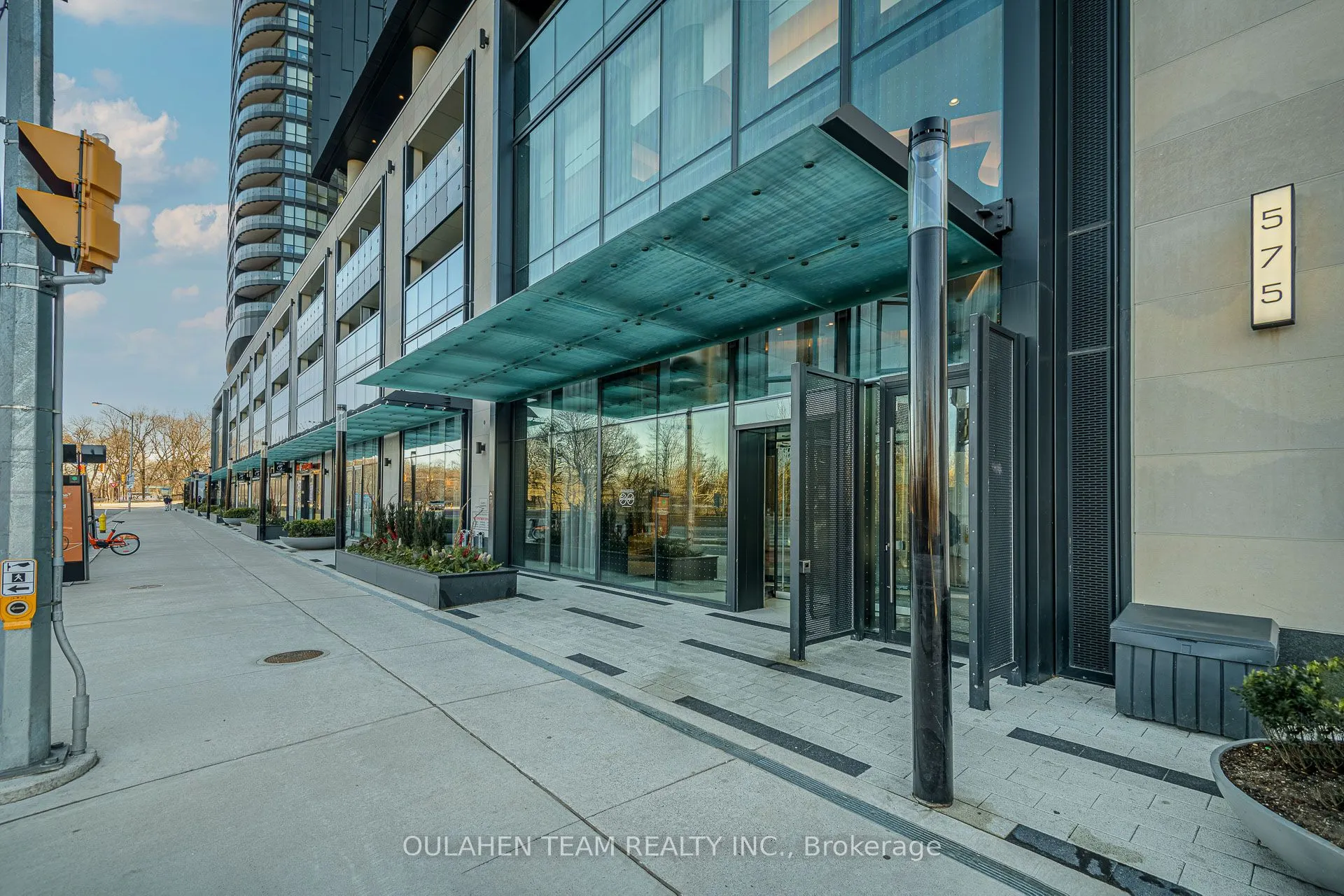 575 Bloor Street E, #1704