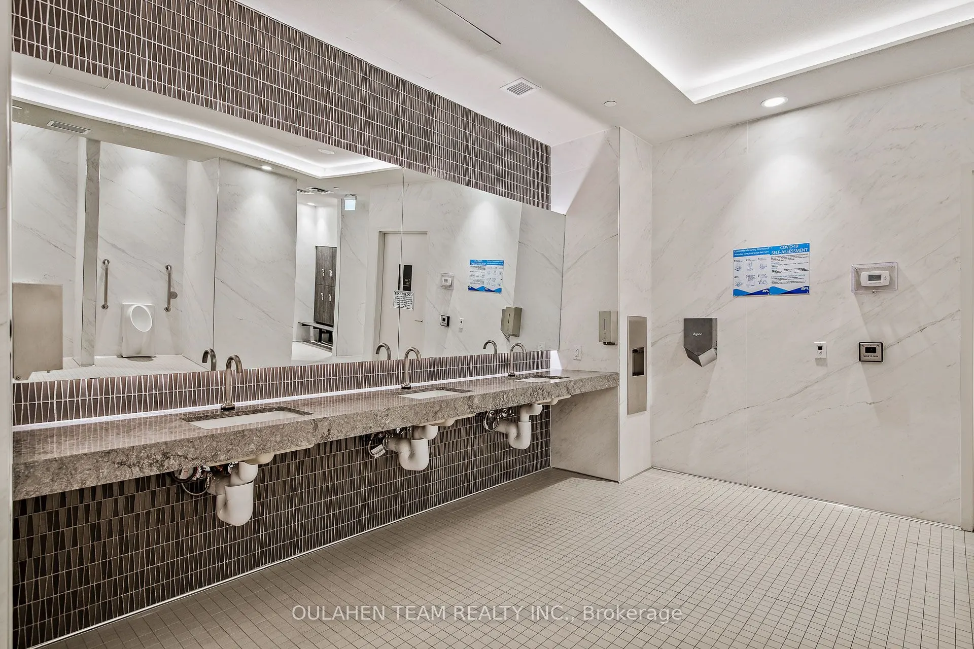 575 Bloor Street E, #1704