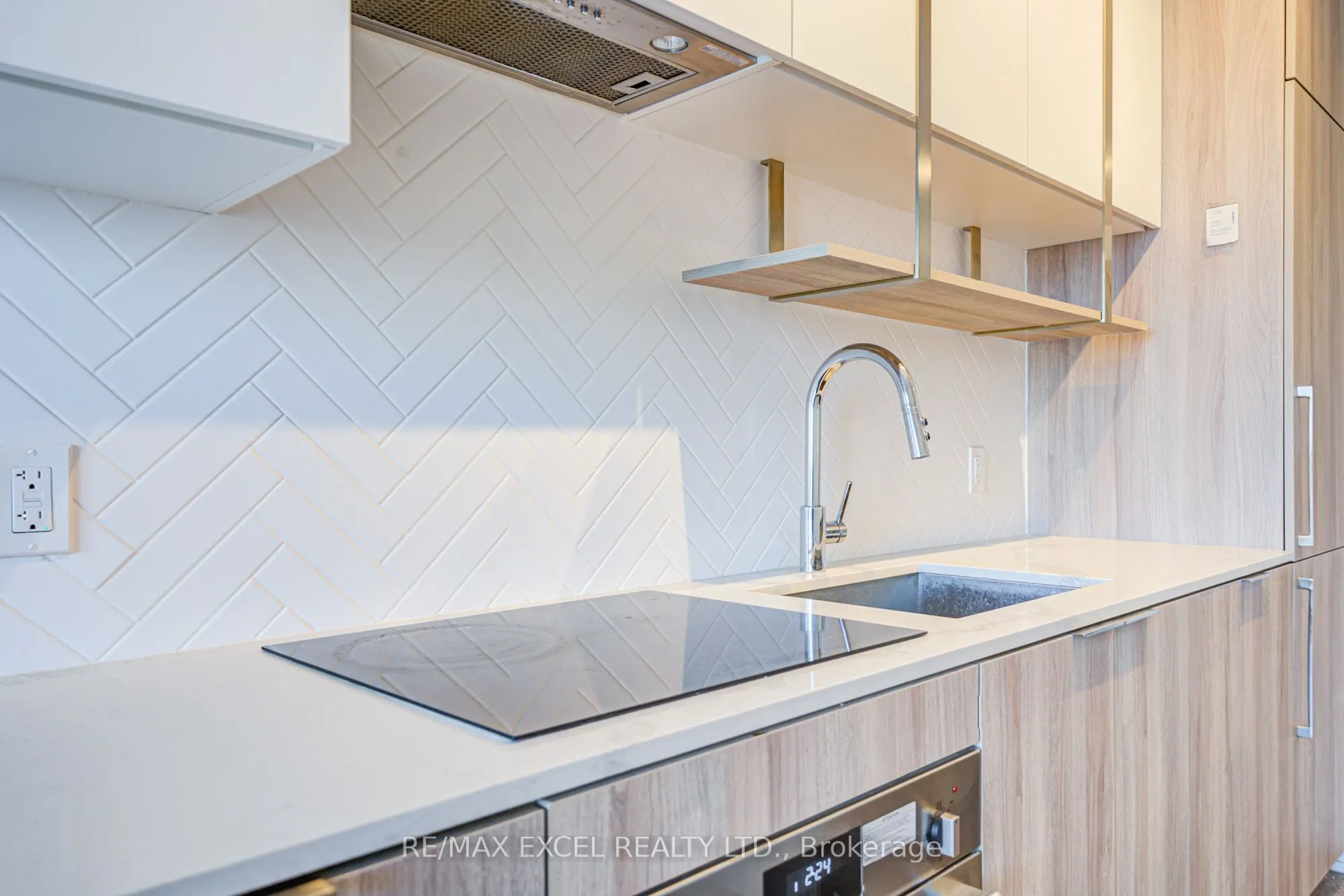 15 Holmes Avenue, #2807