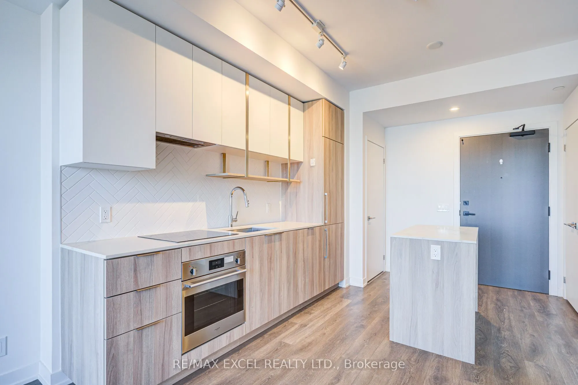15 Holmes Avenue, #2807