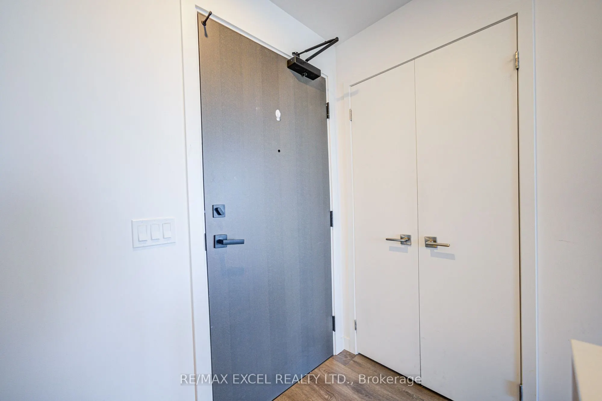 15 Holmes Avenue, #2807
