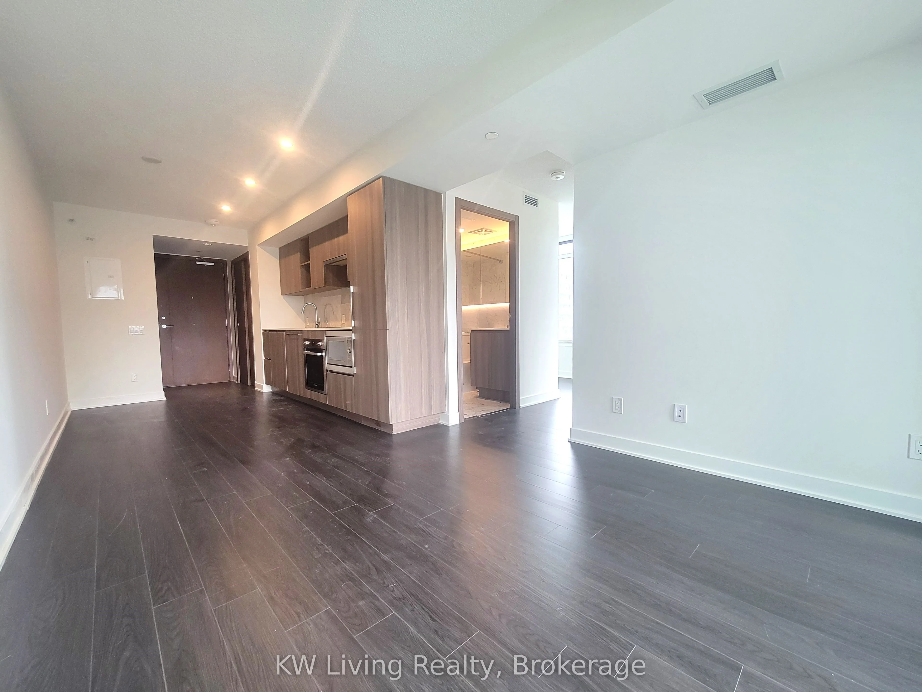 19 Bathurst Street, #1006