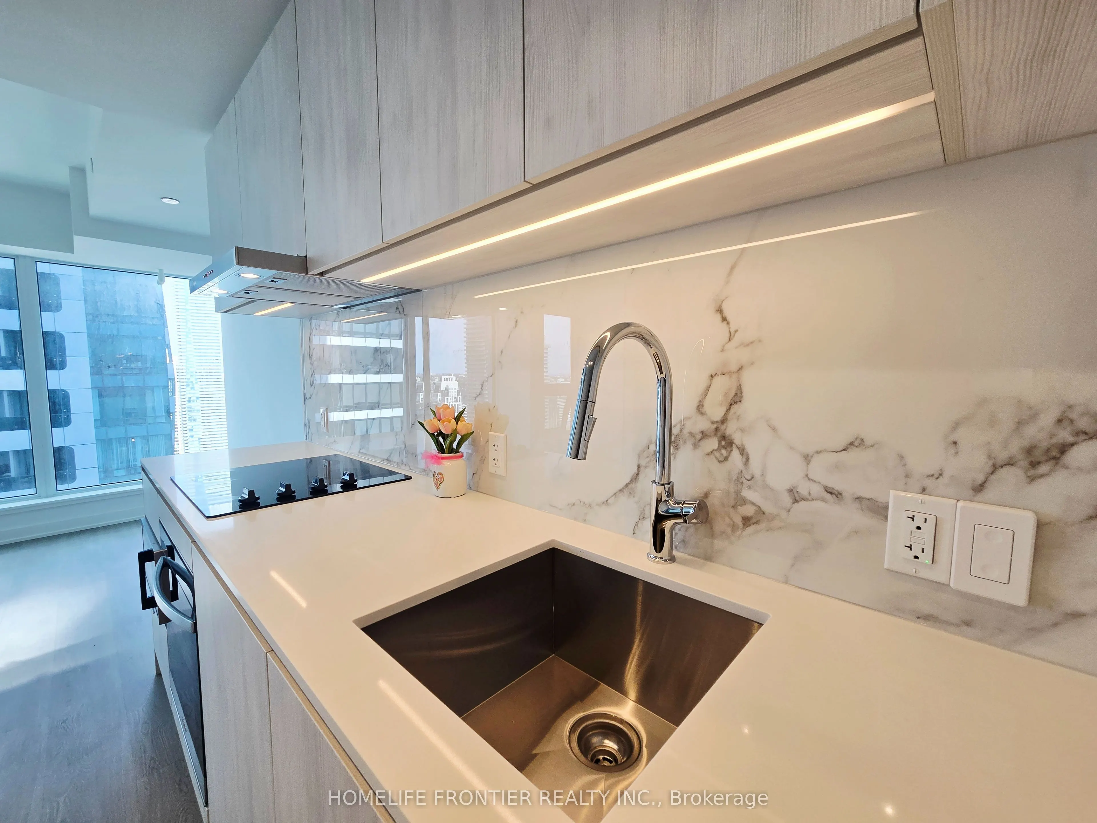 8 Wellesley Street W, #4807