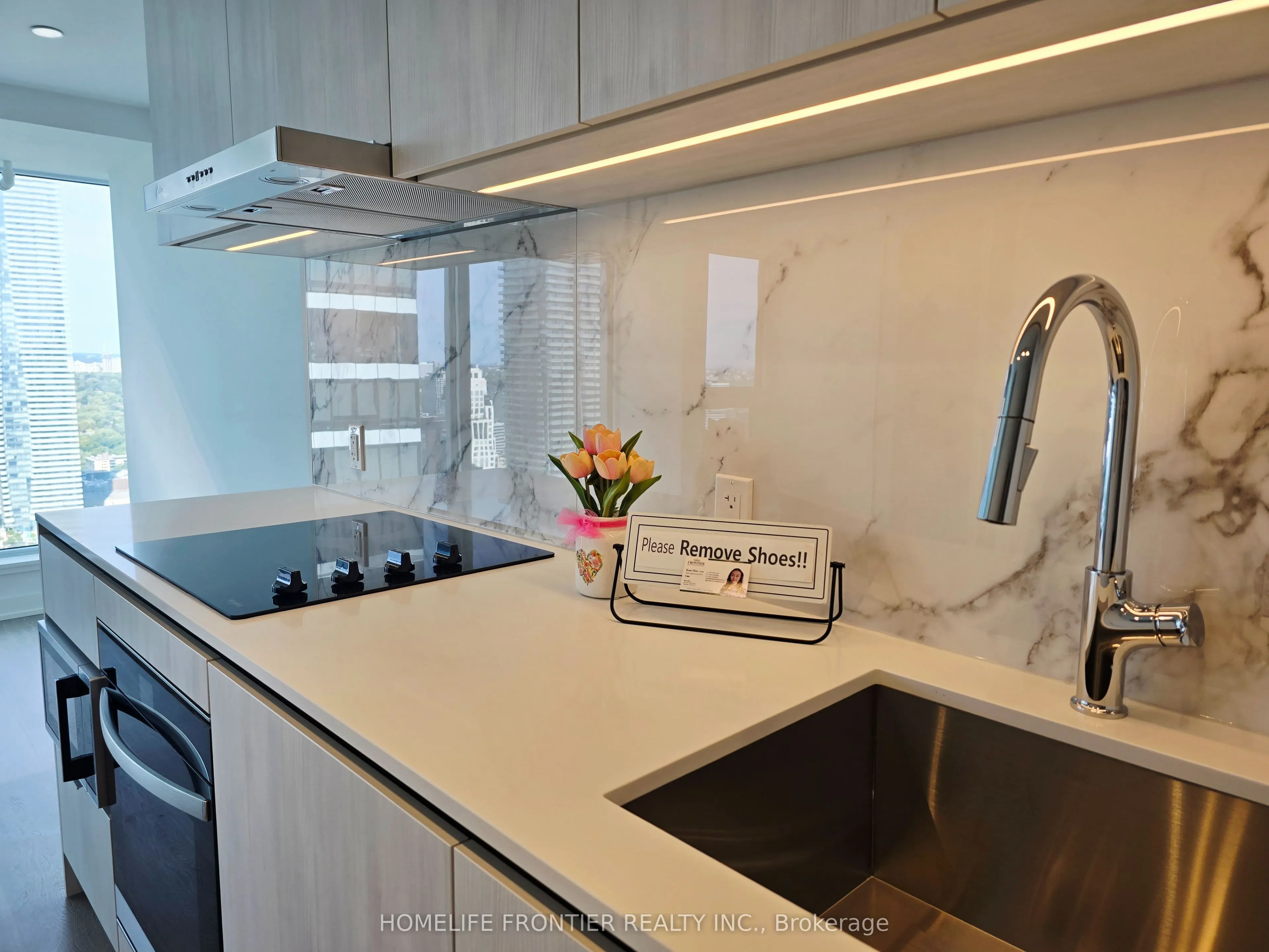 8 Wellesley Street W, #4807