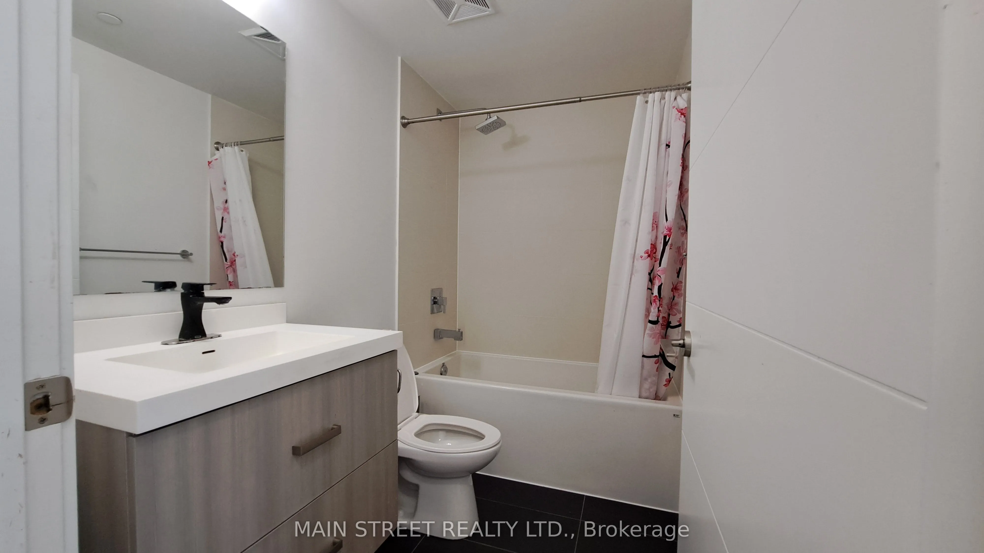 50 Wellesley Street E, #3710
