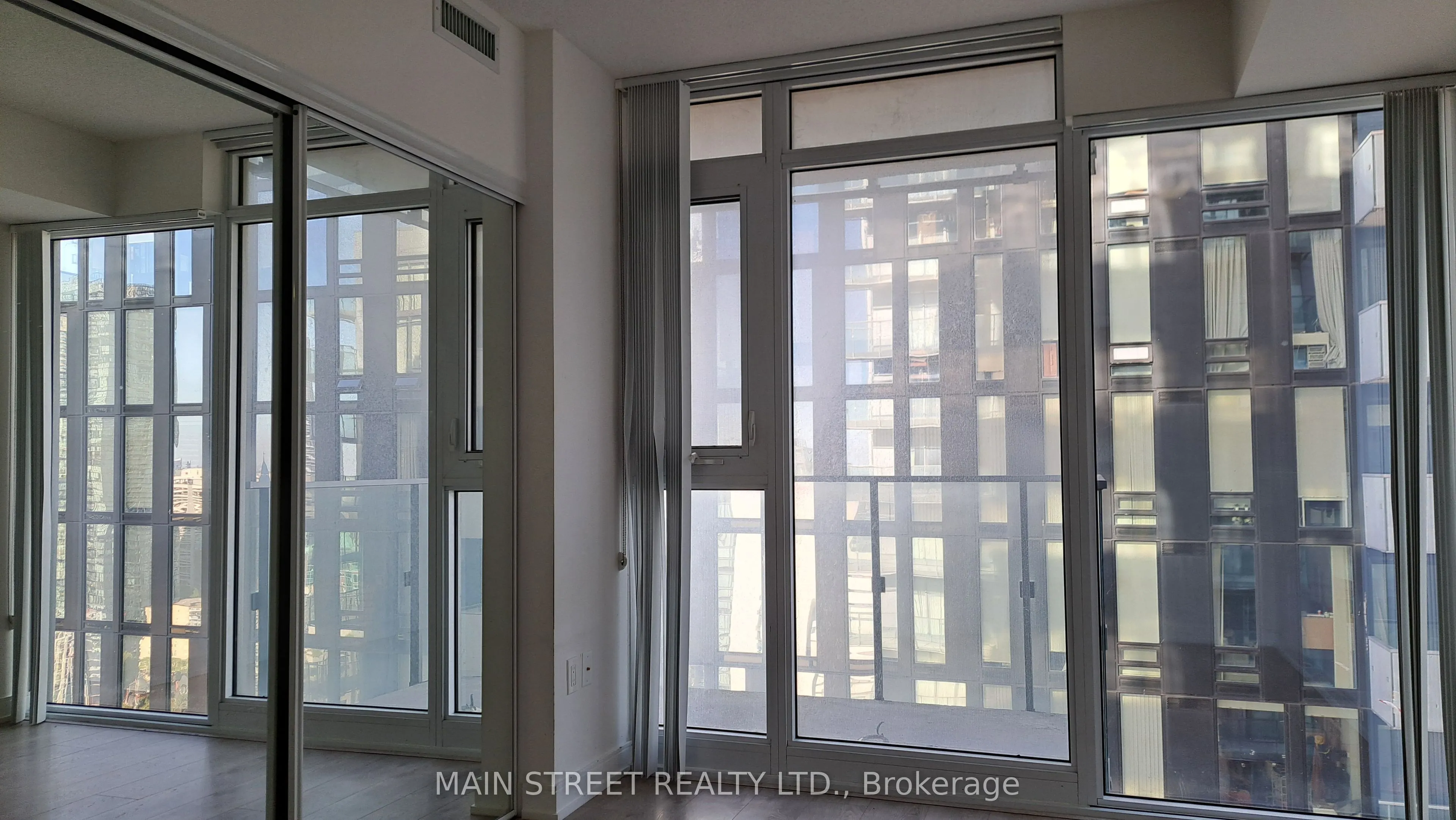 50 Wellesley Street E, #3710