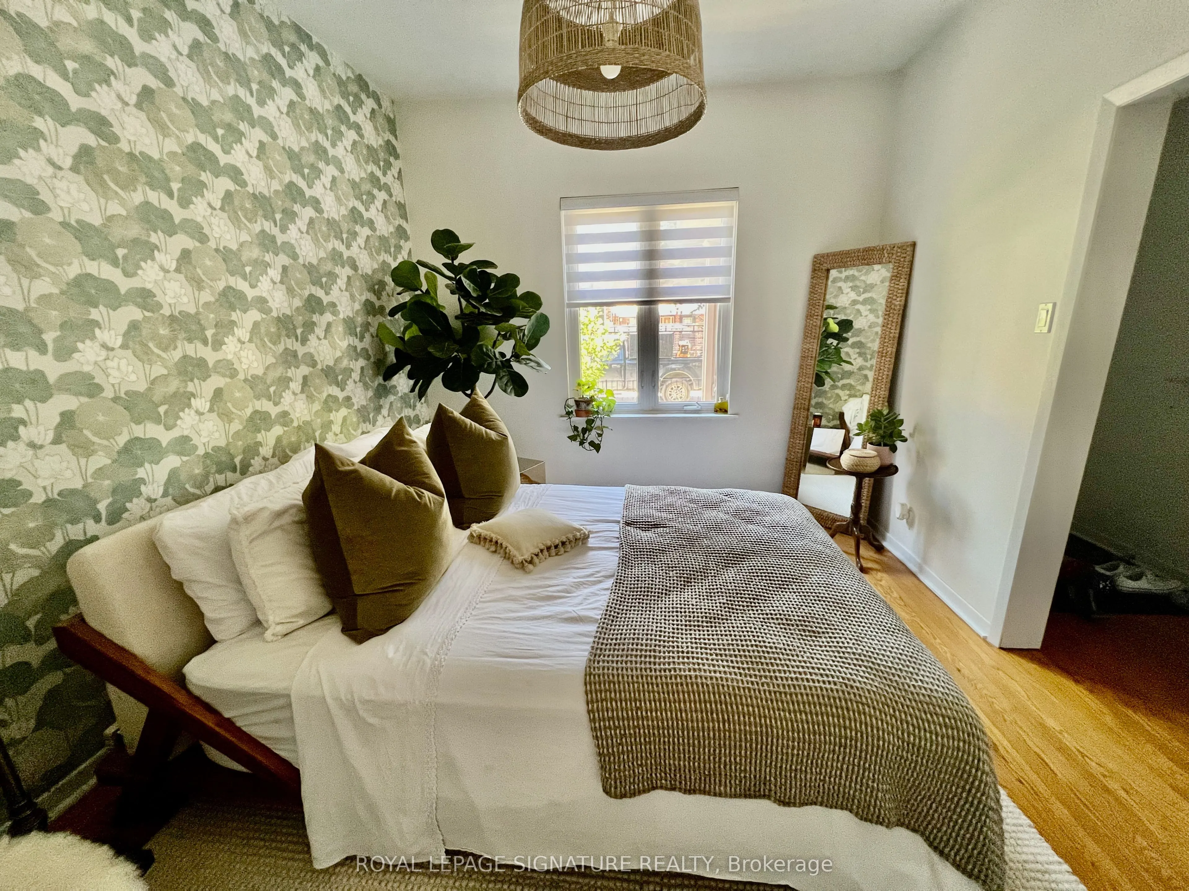 10 Lippincott Street