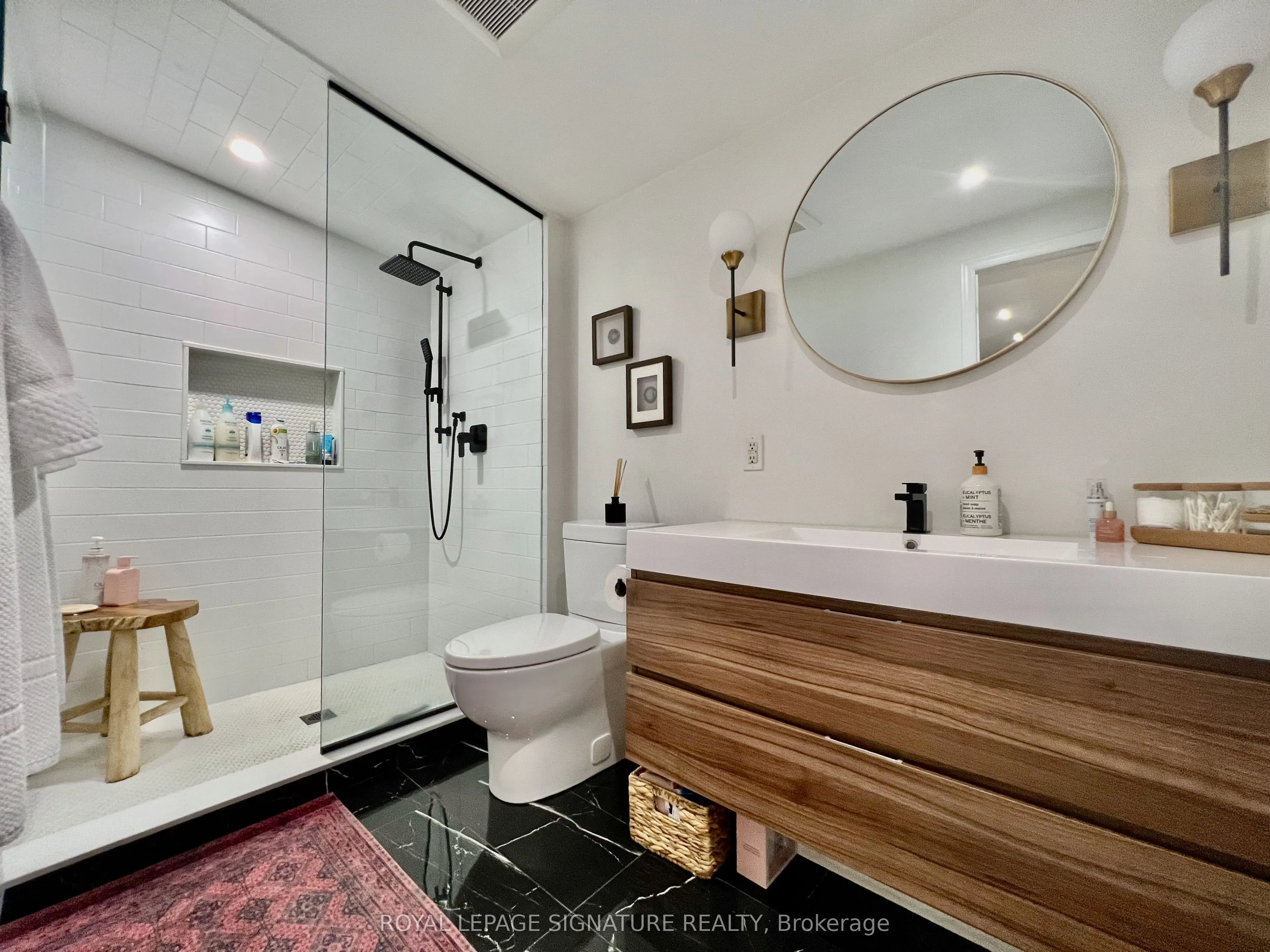 10 Lippincott Street