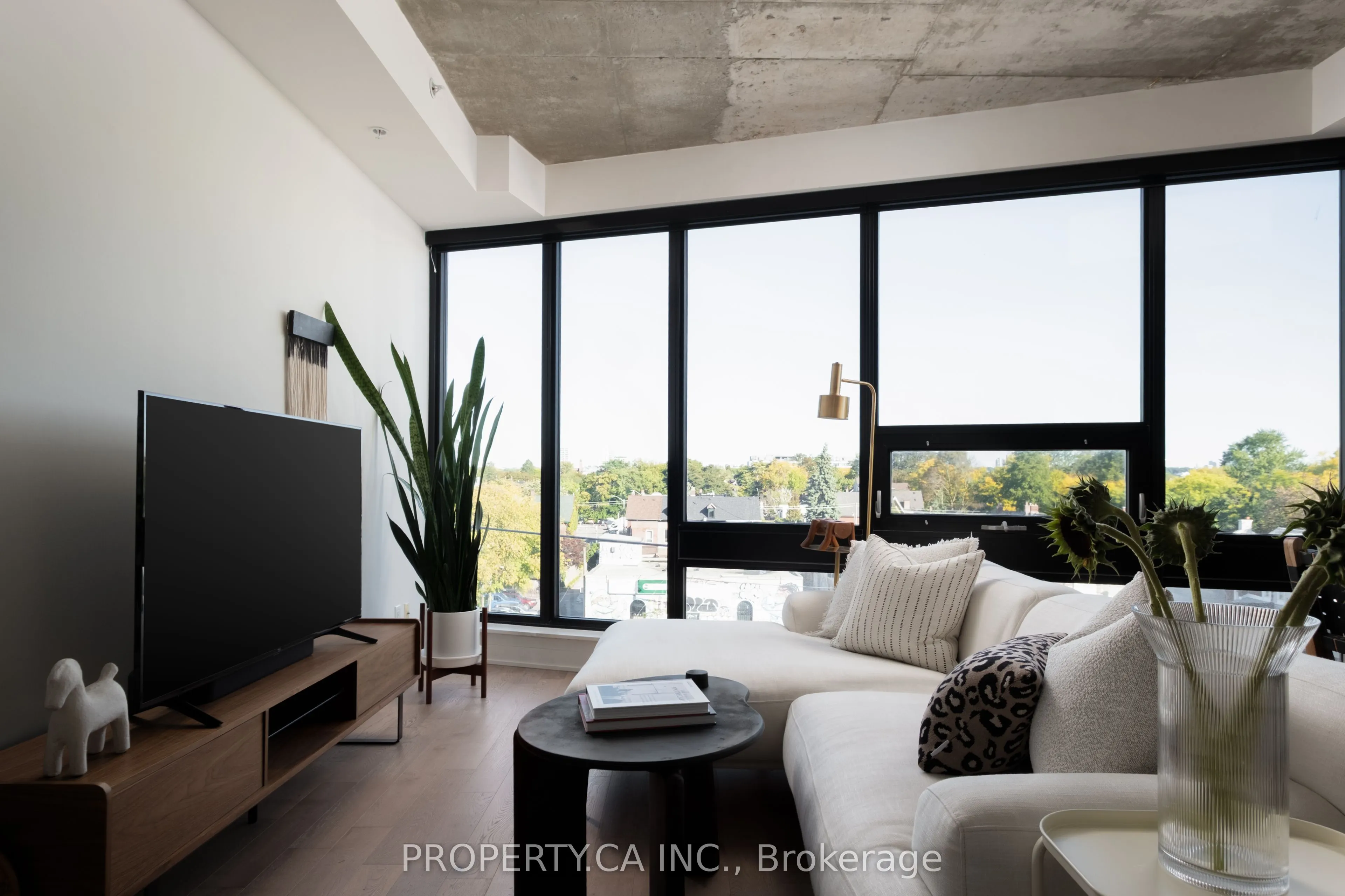 1239 Dundas Street W, #507