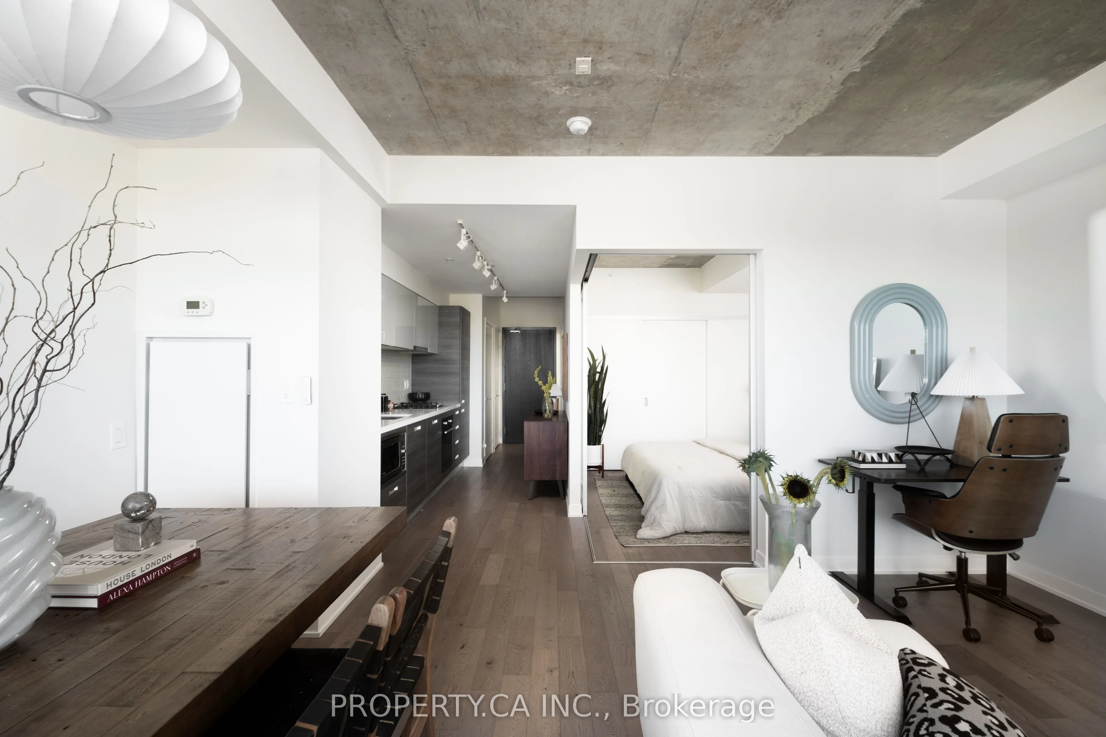 1239 Dundas Street W, #507