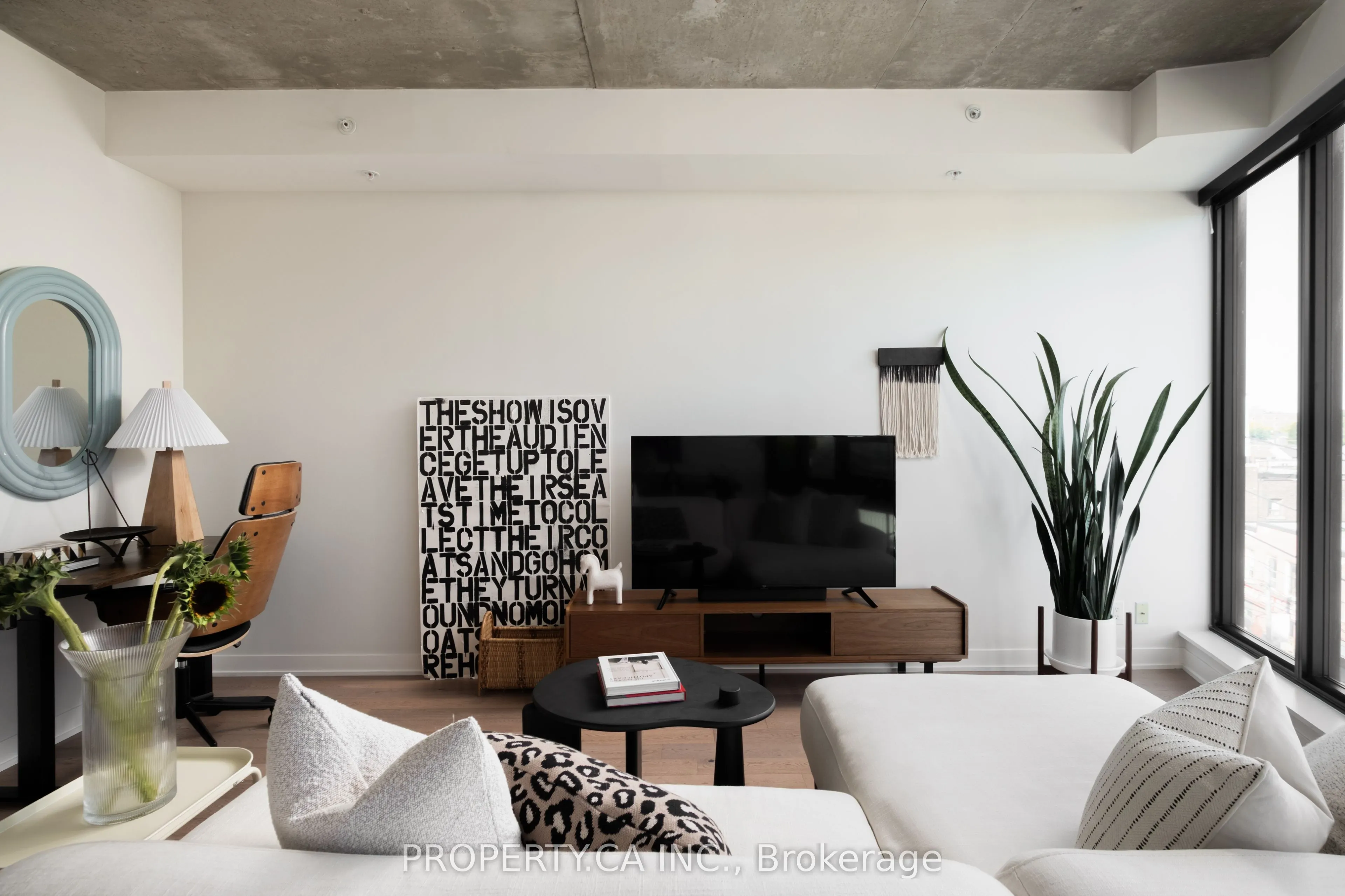 1239 Dundas Street W, #507