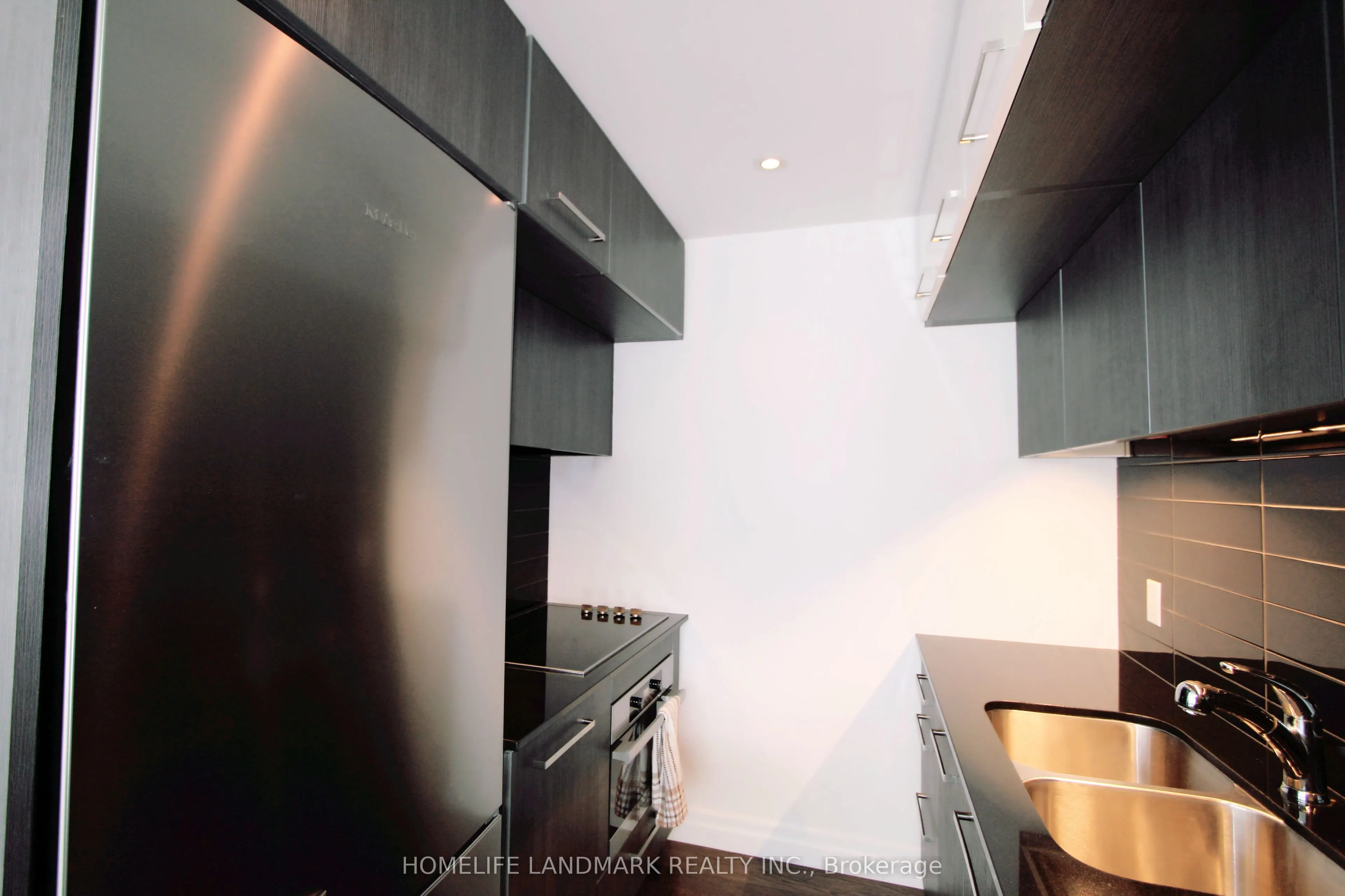 8 The Esplanade, #1107