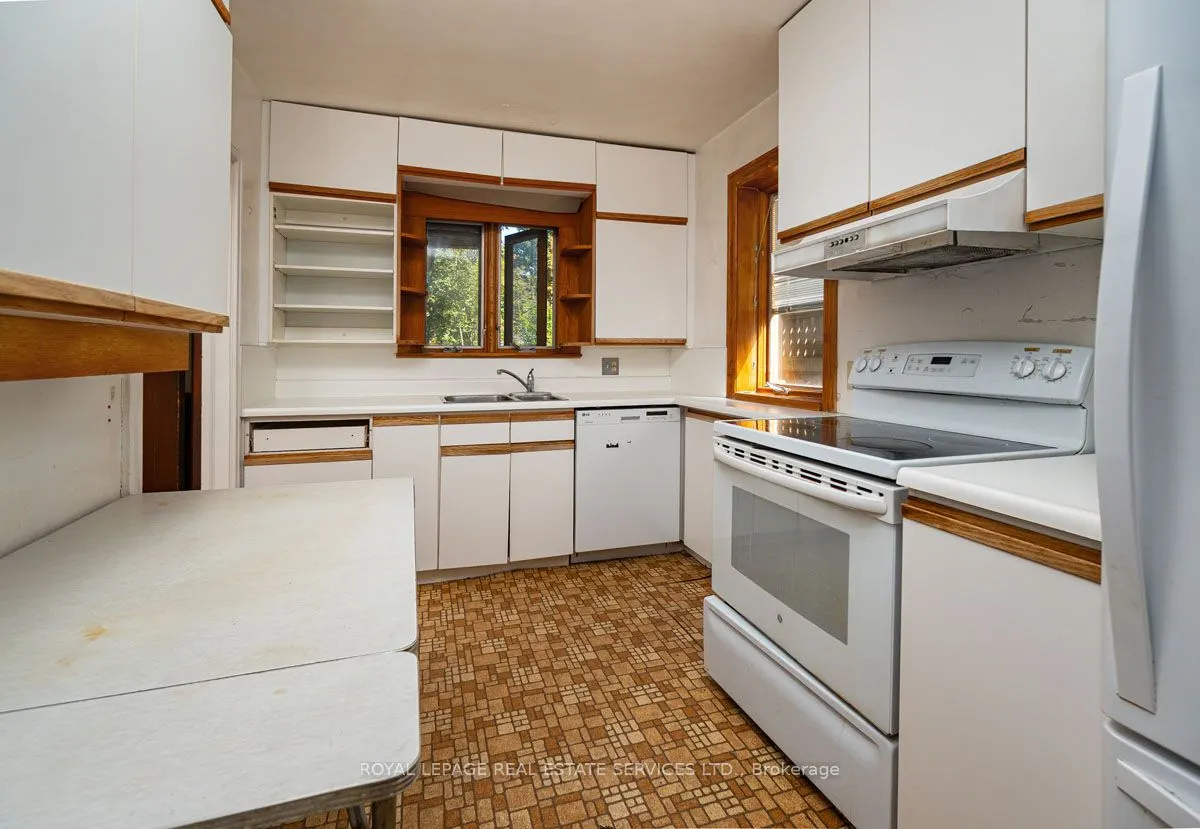 2 Parklea Drive