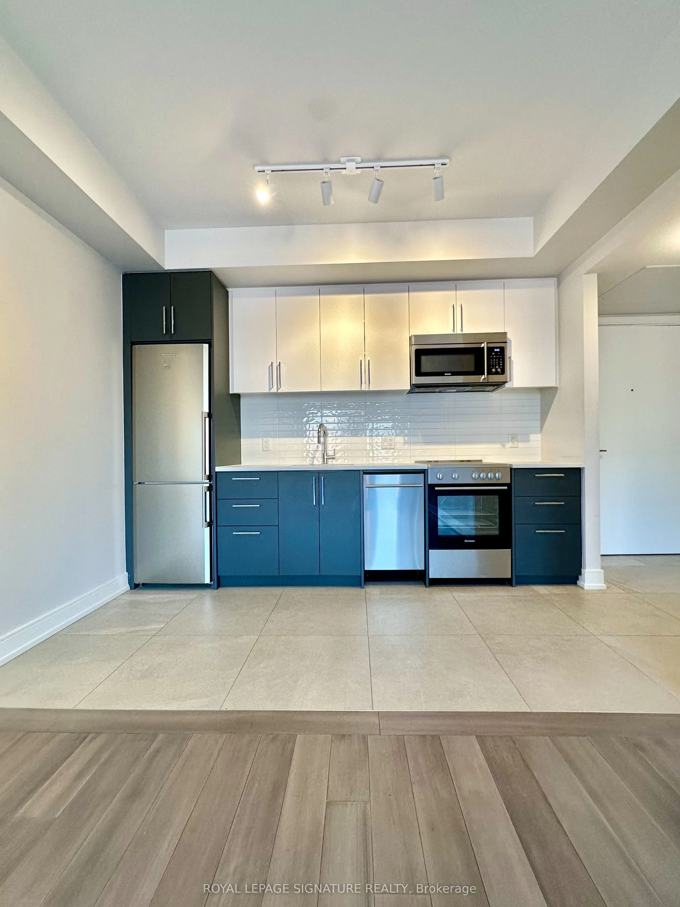 2525 Bathurst Street