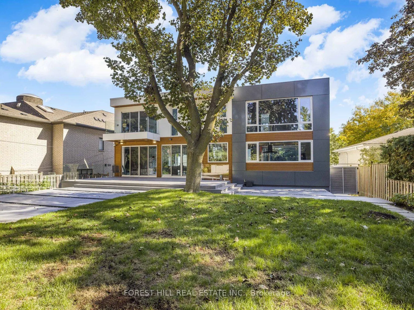 16 Viamede Crescent