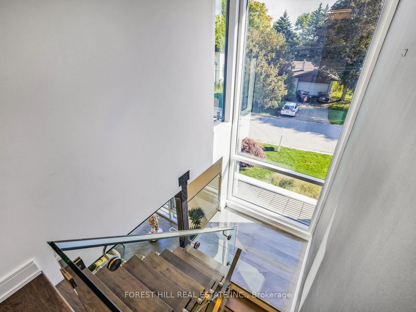 16 Viamede Crescent