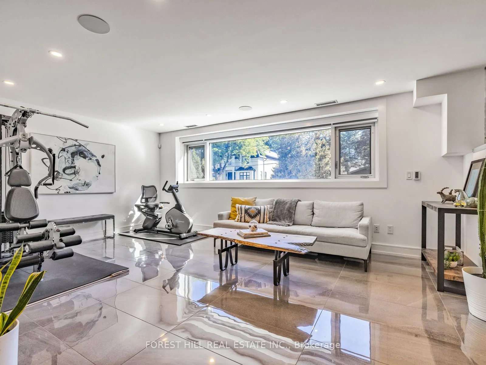 16 Viamede Crescent