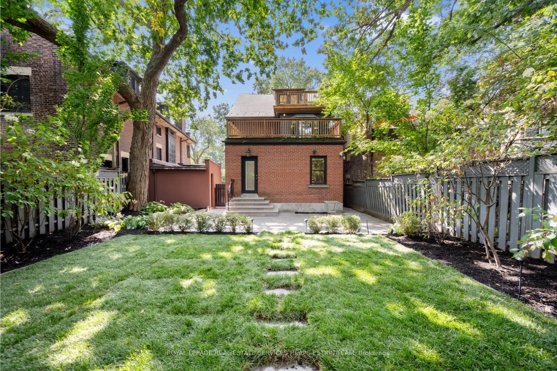 18 Castle Frank Crescent, #Main