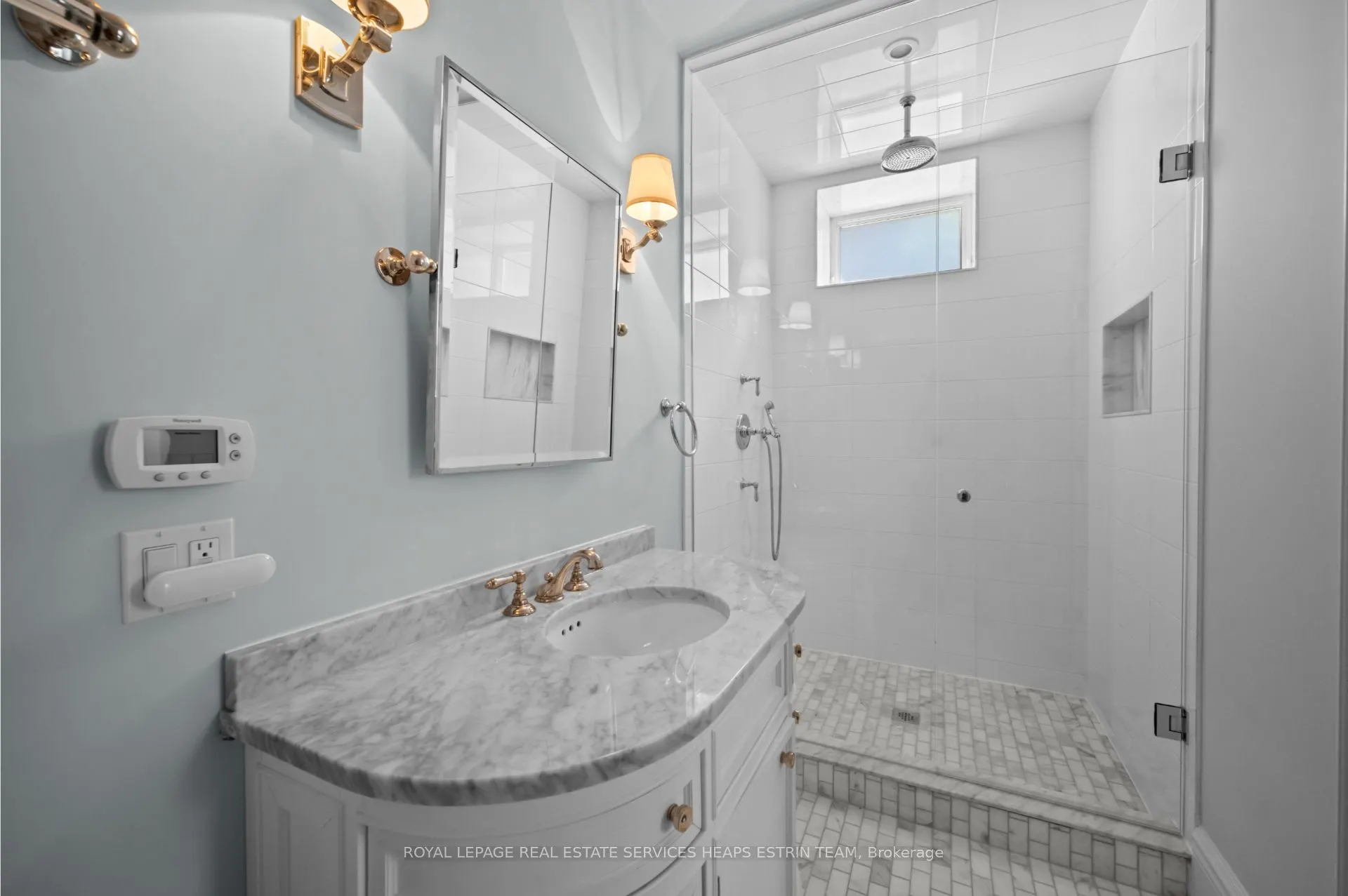 18 Castle Frank Crescent, #Main