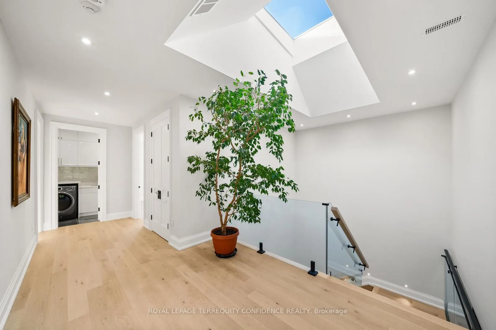 422 Hounslow Avenue