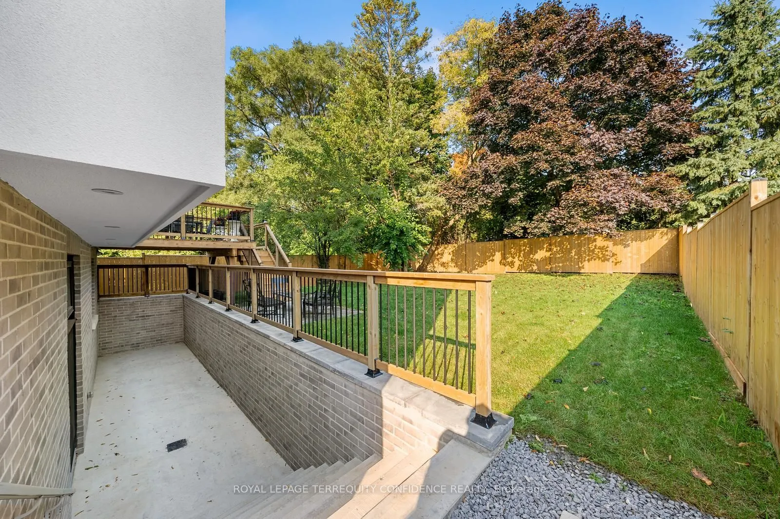 422 Hounslow Avenue