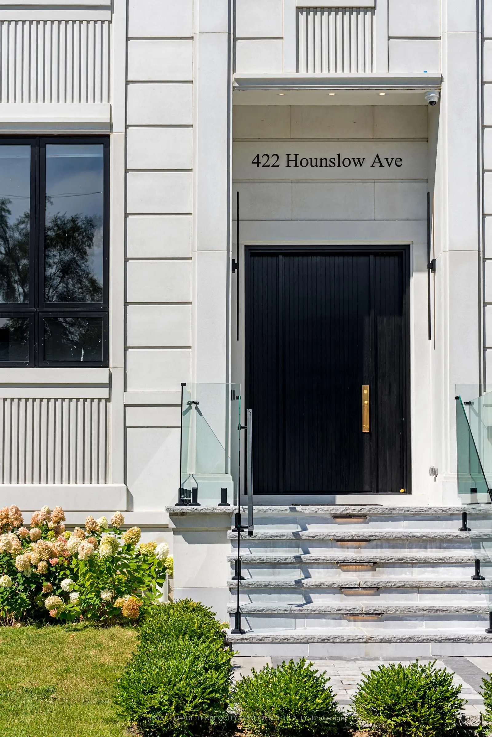 422 Hounslow Avenue