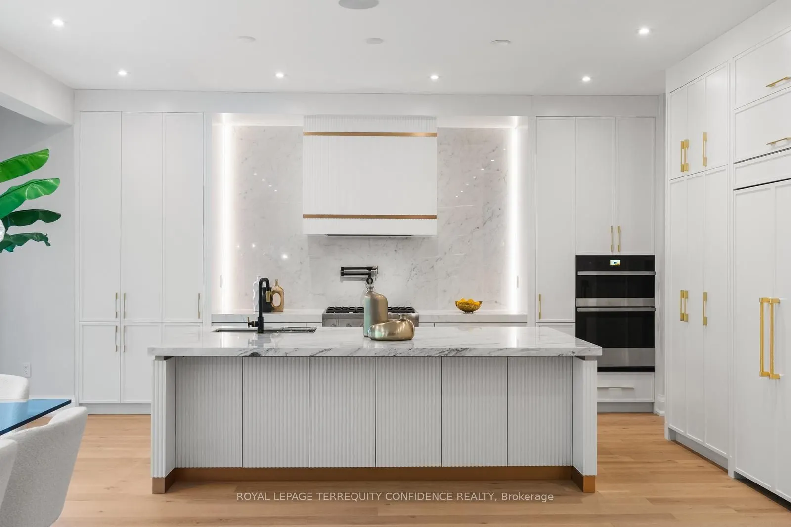 422 Hounslow Avenue