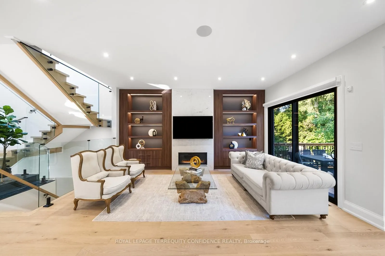422 Hounslow Avenue